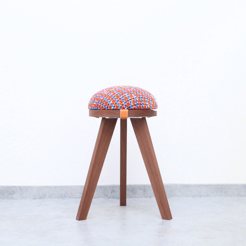 『marumoko』stool /LINTON blue mix &  walnut（無垢材）