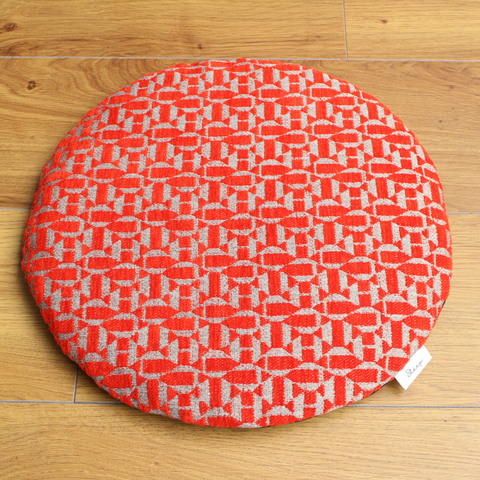 座布団/chair pat/丸型　 幾何学模様&red