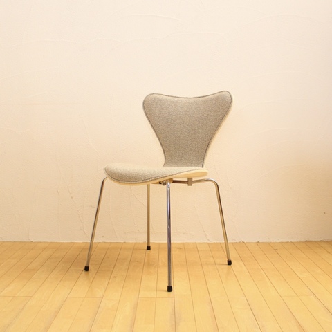 セブンチェア　used リメイク　フロントパディング　白&ライトグレー